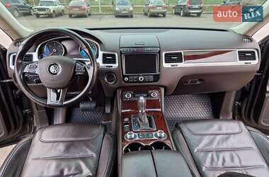Внедорожник / Кроссовер Volkswagen Touareg 2015 в 