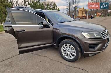 Внедорожник / Кроссовер Volkswagen Touareg 2015 в 