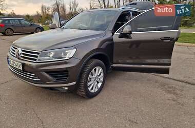 Внедорожник / Кроссовер Volkswagen Touareg 2015 в 