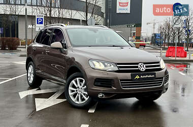 Внедорожник / Кроссовер Volkswagen Touareg 2012 в Киеве