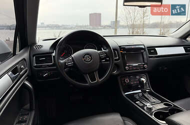 Позашляховик / Кросовер Volkswagen Touareg 2014 в Києві