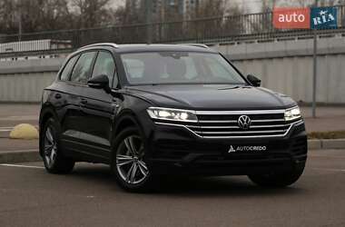 Позашляховик / Кросовер Volkswagen Touareg 2020 в Києві