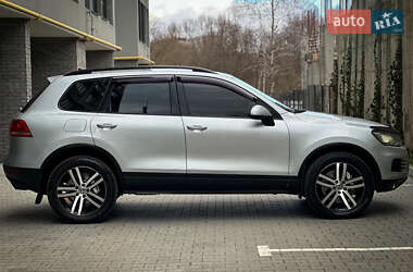 Внедорожник / Кроссовер Volkswagen Touareg 2011 в Хмельницком