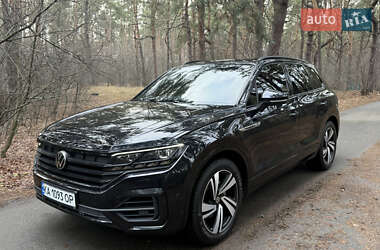 Внедорожник / Кроссовер Volkswagen Touareg 2020 в Киеве