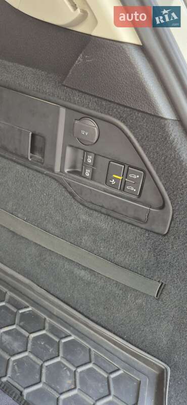 Внедорожник / Кроссовер Volkswagen Touareg 2014 в Хмельнике