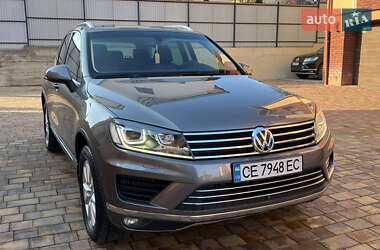 Внедорожник / Кроссовер Volkswagen Touareg 2014 в Черновцах