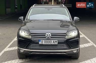 Позашляховик / Кросовер Volkswagen Touareg 2016 в Києві