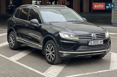 Позашляховик / Кросовер Volkswagen Touareg 2016 в Києві