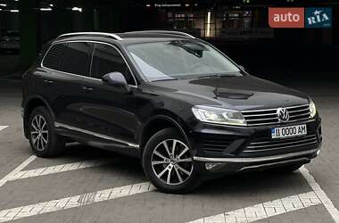 Позашляховик / Кросовер Volkswagen Touareg 2016 в Києві