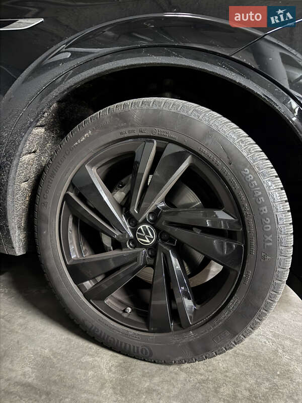 Внедорожник / Кроссовер Volkswagen Touareg 2023 в Киеве