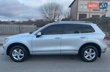 Внедорожник / Кроссовер Volkswagen Touareg 2012 в 