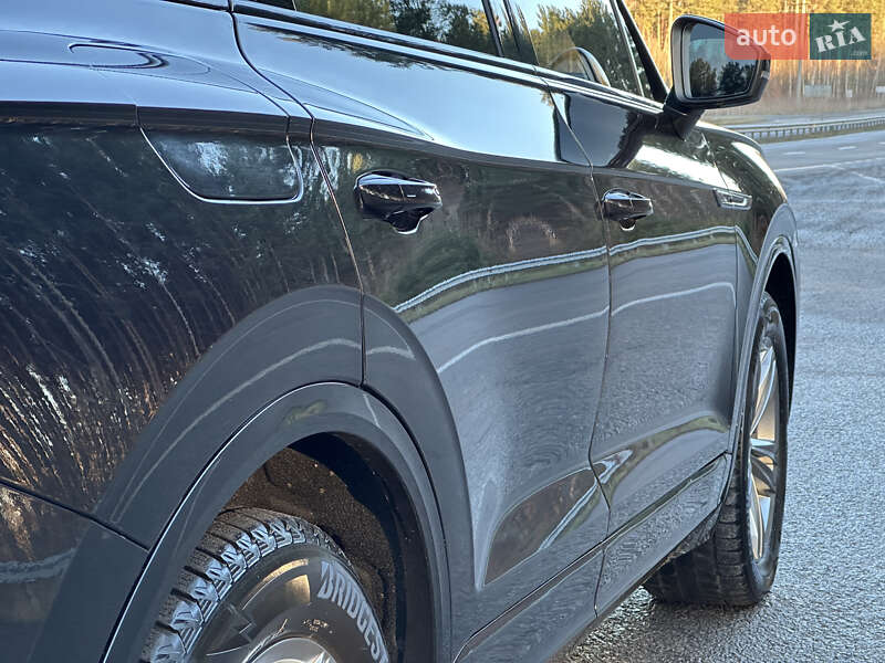 Внедорожник / Кроссовер Volkswagen Touareg 2018 в Луцке