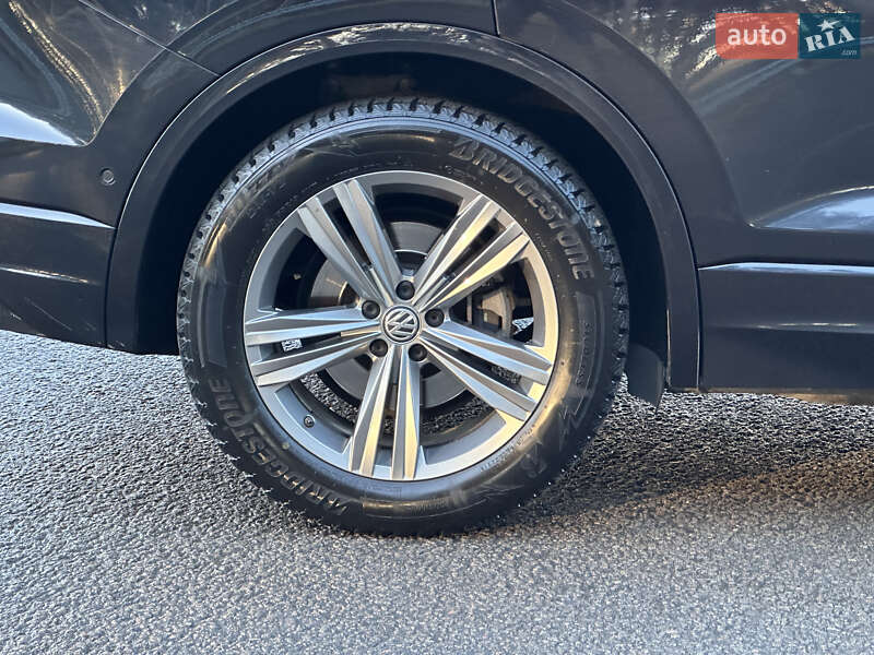 Внедорожник / Кроссовер Volkswagen Touareg 2018 в Луцке