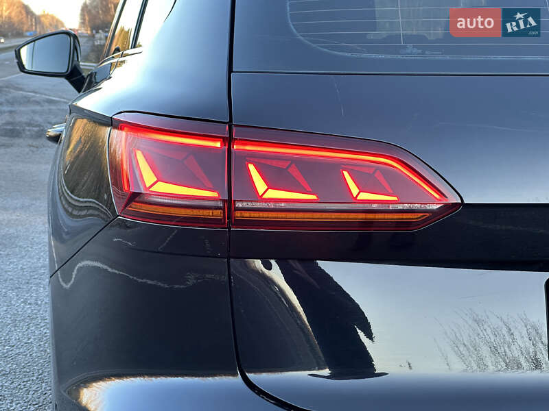 Внедорожник / Кроссовер Volkswagen Touareg 2018 в Луцке