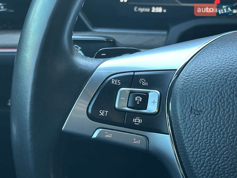 Внедорожник / Кроссовер Volkswagen Touareg 2018 в Луцке