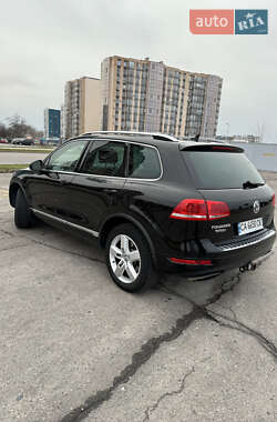 Позашляховик / Кросовер Volkswagen Touareg 2011 в Черкасах