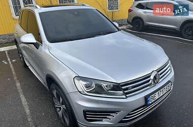 Позашляховик / Кросовер Volkswagen Touareg 2017 в Миколаєві