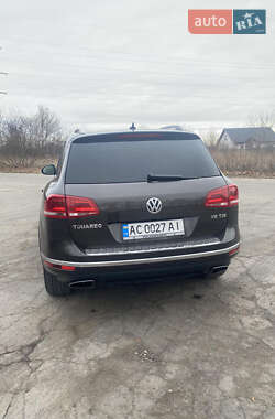 Внедорожник / Кроссовер Volkswagen Touareg 2015 в Владимире