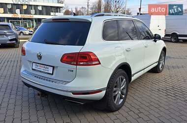 Позашляховик / Кросовер Volkswagen Touareg 2015 в Хмельницькому