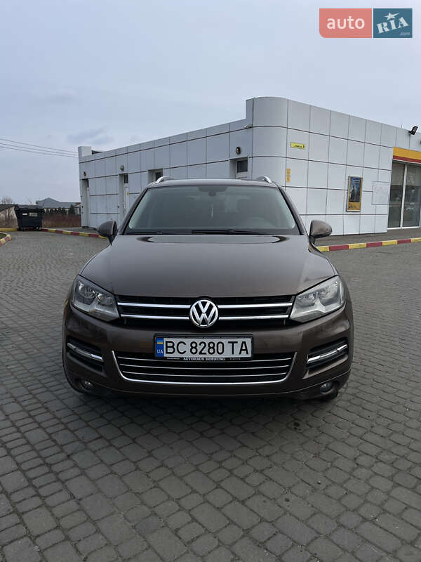 Позашляховик / Кросовер Volkswagen Touareg 2012 в Львові