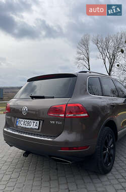 Позашляховик / Кросовер Volkswagen Touareg 2012 в Львові