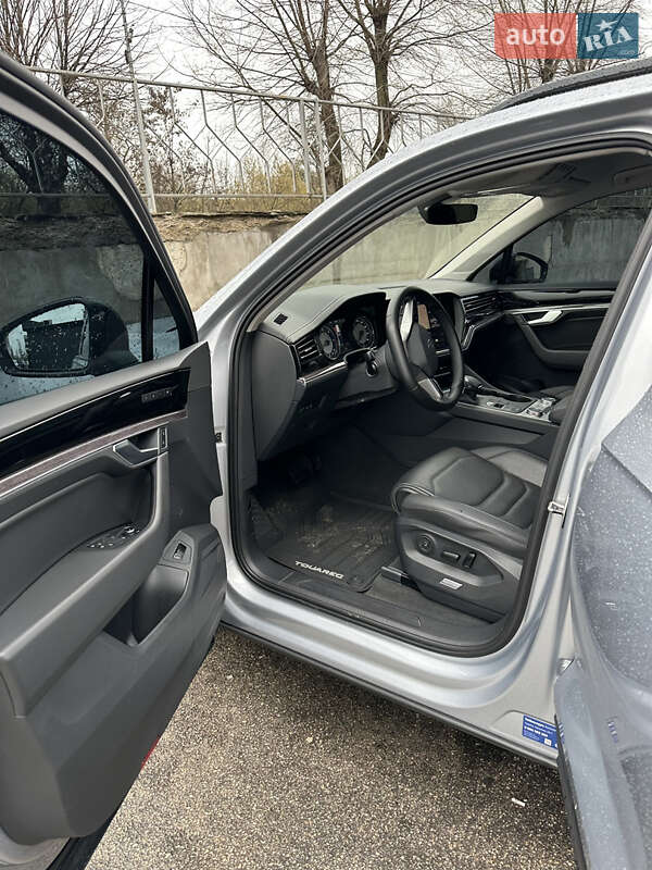 Внедорожник / Кроссовер Volkswagen Touareg 2021 в Киеве