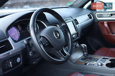 Внедорожник / Кроссовер Volkswagen Touareg 2016 в 