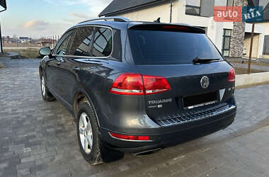 Позашляховик / Кросовер Volkswagen Touareg 2011 в 