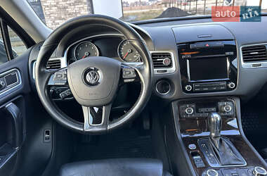 Позашляховик / Кросовер Volkswagen Touareg 2011 в 