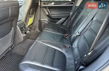 Позашляховик / Кросовер Volkswagen Touareg 2011 в 