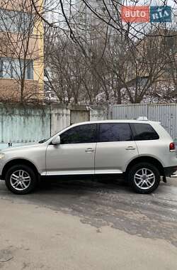 Внедорожник / Кроссовер Volkswagen Touareg 2007 в Киеве