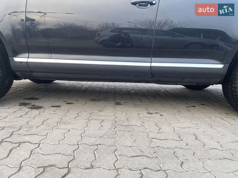 Позашляховик / Кросовер Volkswagen Touareg 2006 в Володимирі