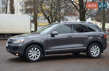 Внедорожник / Кроссовер Volkswagen Touareg 2012 в Харькове