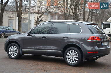 Внедорожник / Кроссовер Volkswagen Touareg 2012 в Харькове