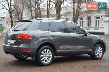 Внедорожник / Кроссовер Volkswagen Touareg 2012 в Харькове