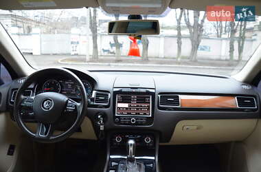 Внедорожник / Кроссовер Volkswagen Touareg 2012 в Харькове