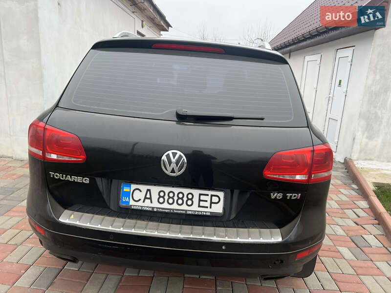 Позашляховик / Кросовер Volkswagen Touareg 2011 в Звенигородці