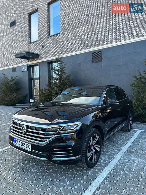 Внедорожник / Кроссовер Volkswagen Touareg 2018 в Киеве