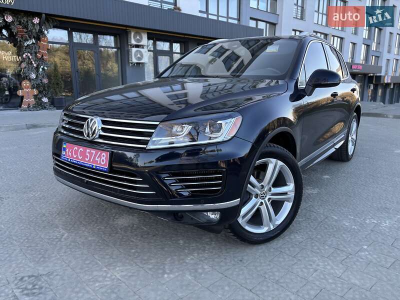 Внедорожник / Кроссовер Volkswagen Touareg 2015 в Львове