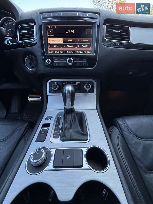Внедорожник / Кроссовер Volkswagen Touareg 2015 в Львове