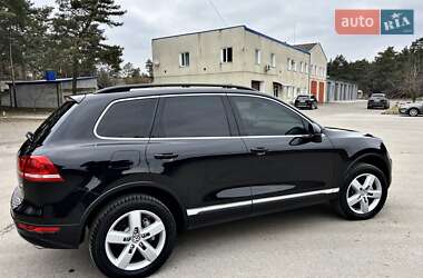 Позашляховик / Кросовер Volkswagen Touareg 2011 в Радивиліві