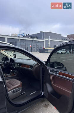Внедорожник / Кроссовер Volkswagen Touareg 2013 в 