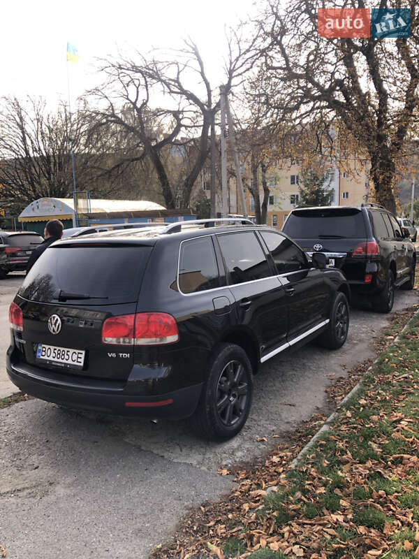 Внедорожник / Кроссовер Volkswagen Touareg 2006 в Черновцах