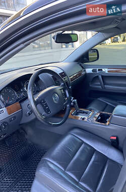 Внедорожник / Кроссовер Volkswagen Touareg 2007 в Харькове