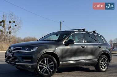 Внедорожник / Кроссовер Volkswagen Touareg 2015 в 