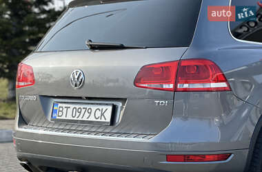 Внедорожник / Кроссовер Volkswagen Touareg 2012 в Одессе