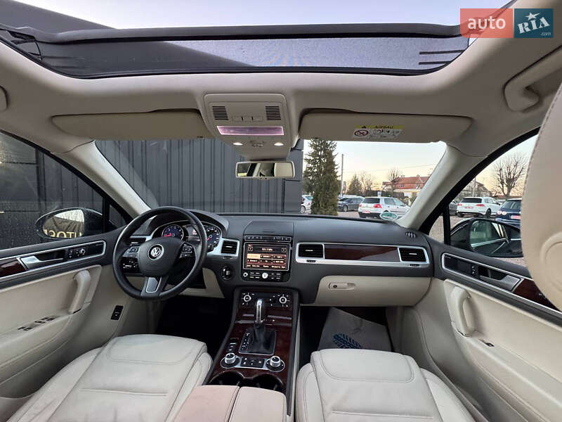 Внедорожник / Кроссовер Volkswagen Touareg 2017 в Дрогобыче