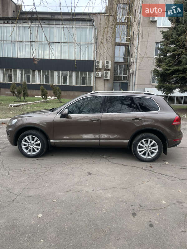 Внедорожник / Кроссовер Volkswagen Touareg 2010 в Кривом Роге