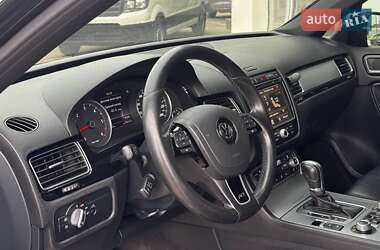 Позашляховик / Кросовер Volkswagen Touareg 2015 в Чернівцях