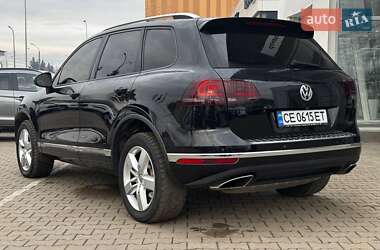 Позашляховик / Кросовер Volkswagen Touareg 2015 в Чернівцях